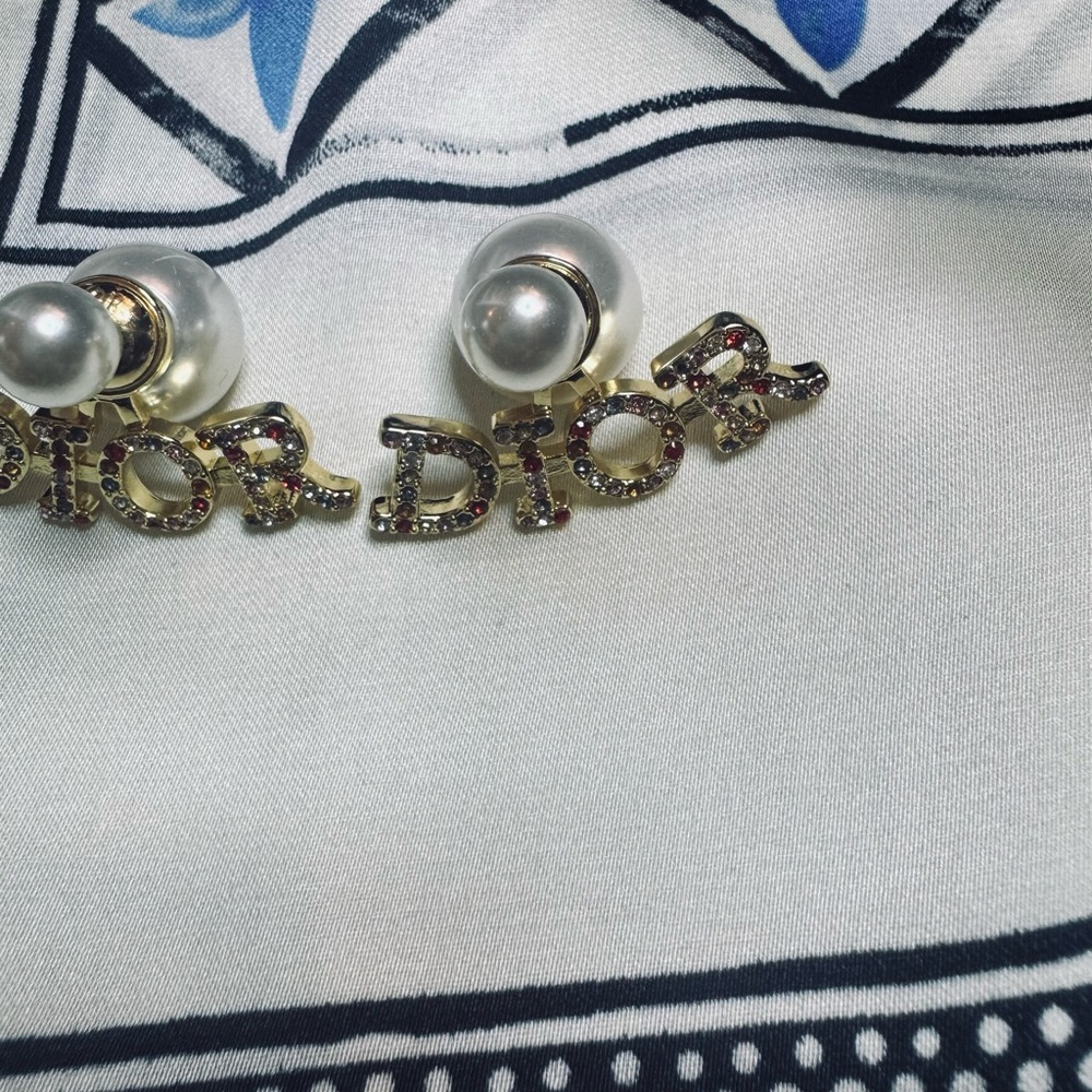 Dior Gold Logo Pearl Double-Sided Stud Earrings - Picture 3 of 7